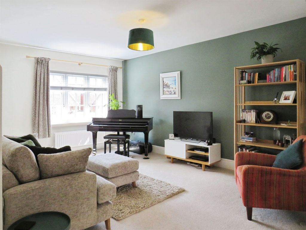 Property photo 3 of 14