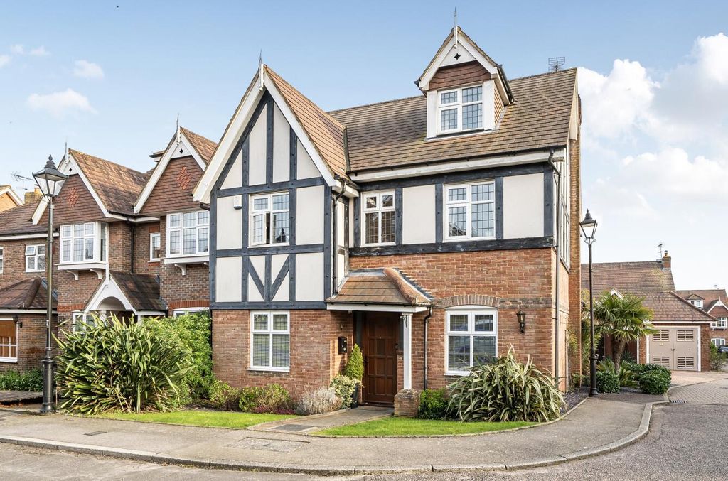 Property photo 1 of 17 Davidson Frost-Wellings, Julius Caesar Way, Front.