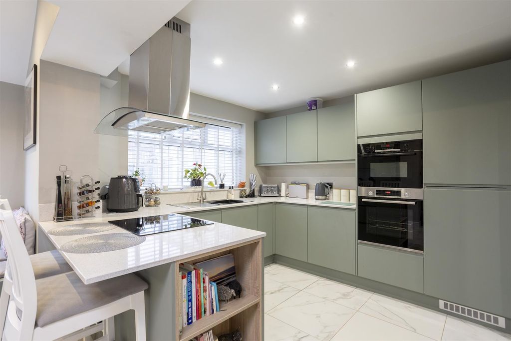 Property photo 1 of 34 7_Croft_Court_14.Jpg