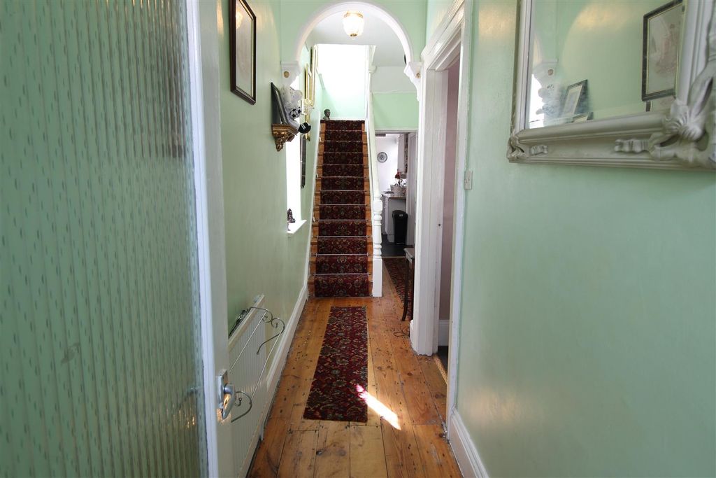 Property photo 3 of 16 Hall