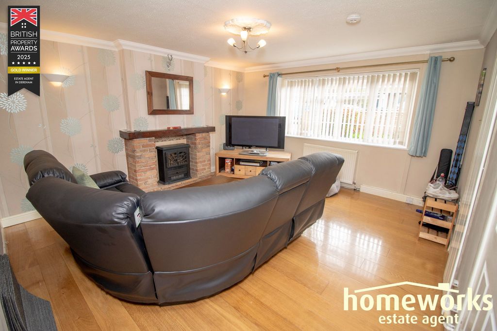 Property photo 3 of 12