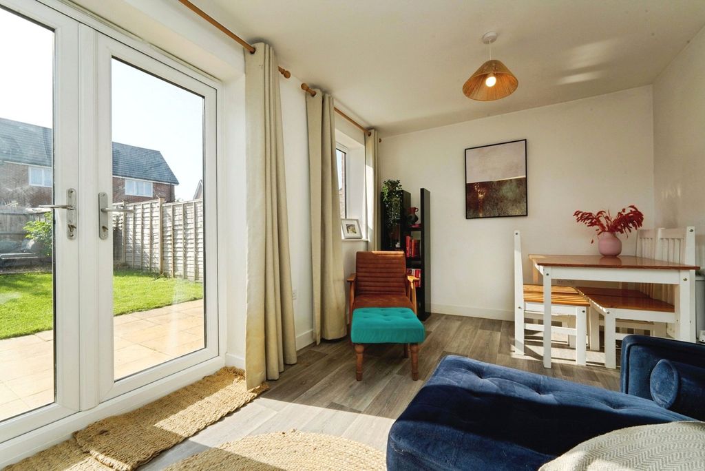 Property photo 3 of 12 Pbox-Img.Jpg