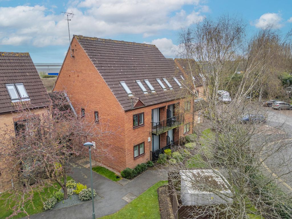 Property photo 1 of 15 Front (Exterior)