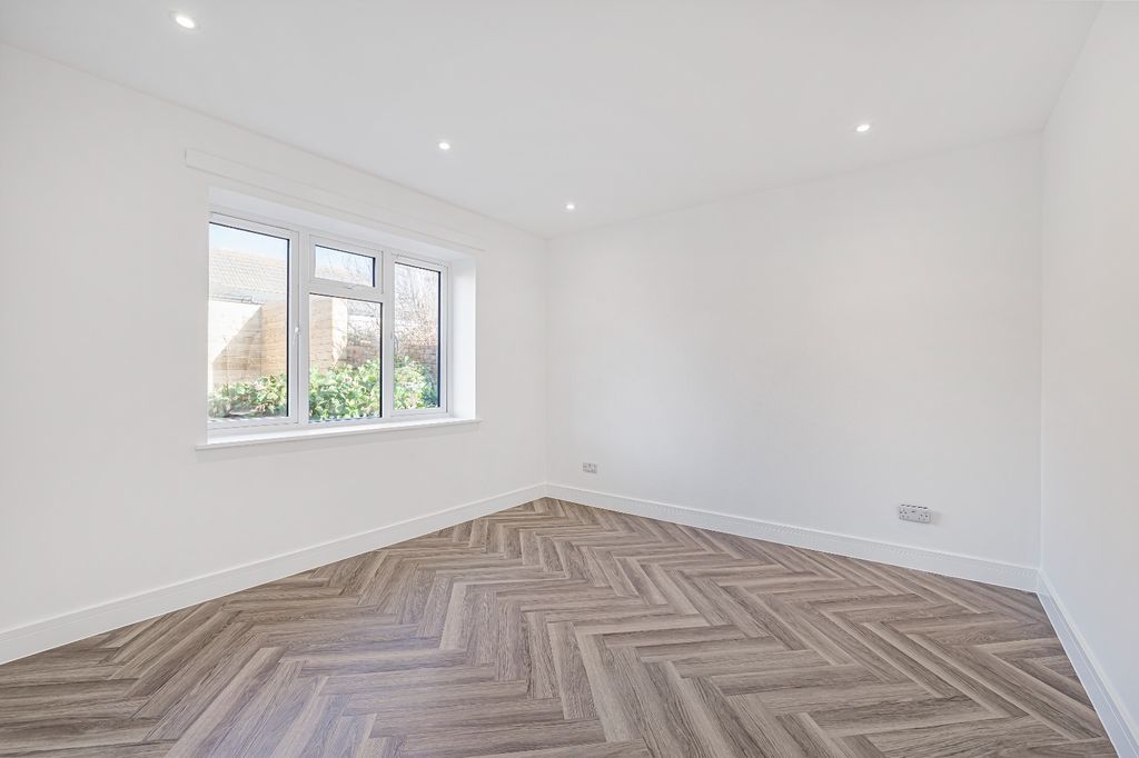 Additional image 17 of 4 bed detached house for saleSouth Coast Road, Telscombe Cliffs, Peacehaven, East Sussex BN10