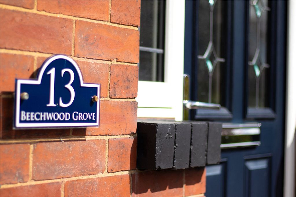 Property photo 2 of 32 Picture No. 35