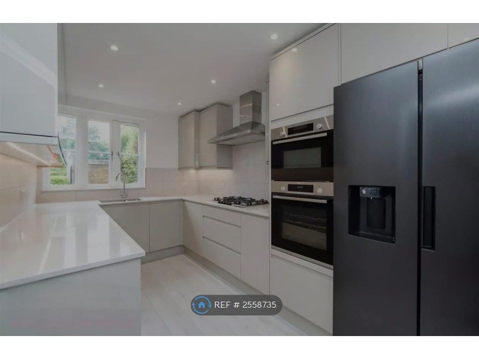 Property photo 2 of 17 Kitchen