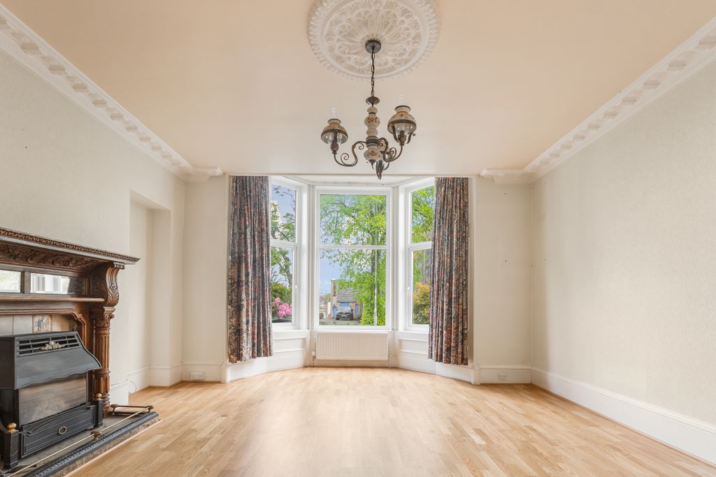 Property photo 3 of 37