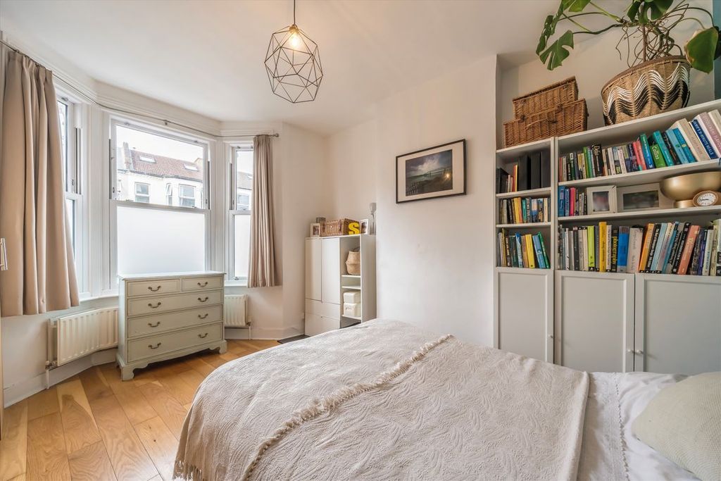 Property photo 3 of 5