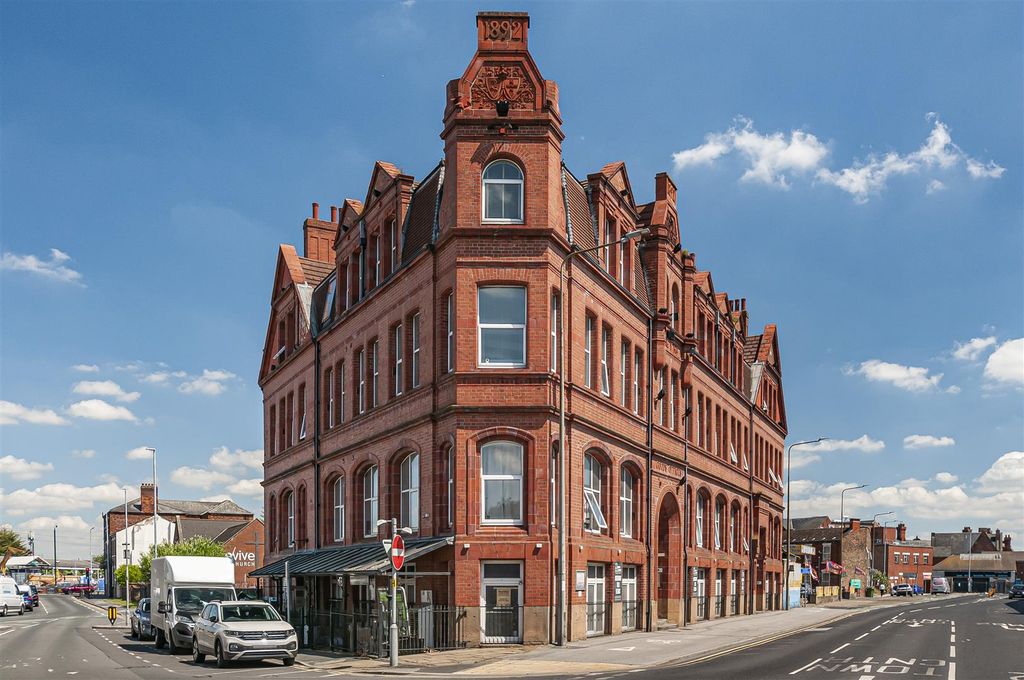Property photo 1 of 11 4 Railway Buildings1.Jpg