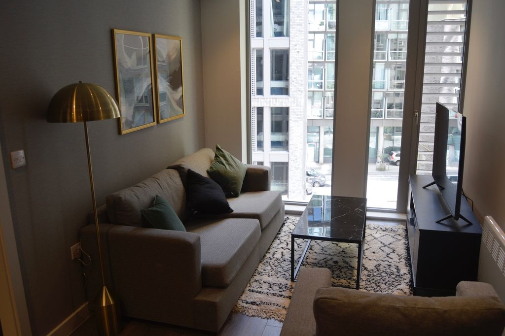 Property photo 2 of 18