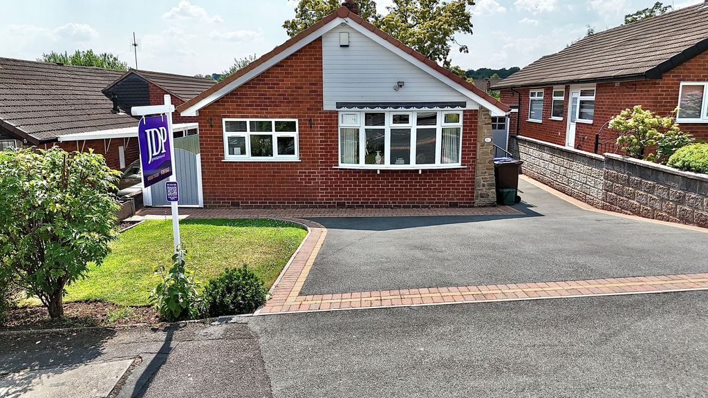 Property photo 1 of 32