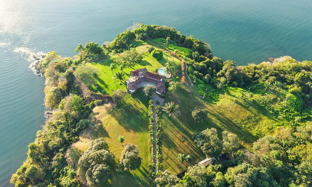 Property photo 3 of 68