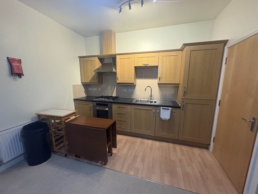 Property photo 3 of 8 Image003