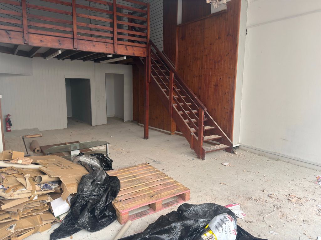 Property photo 2 of 4 4 - Picture No. 04