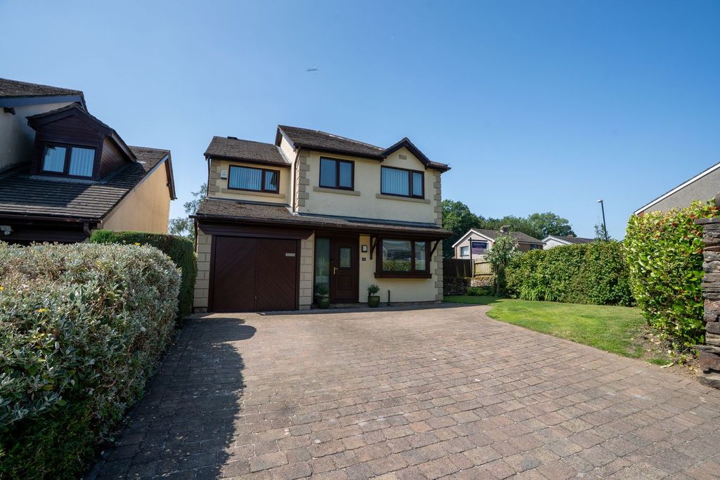 Property photo 1 of 30