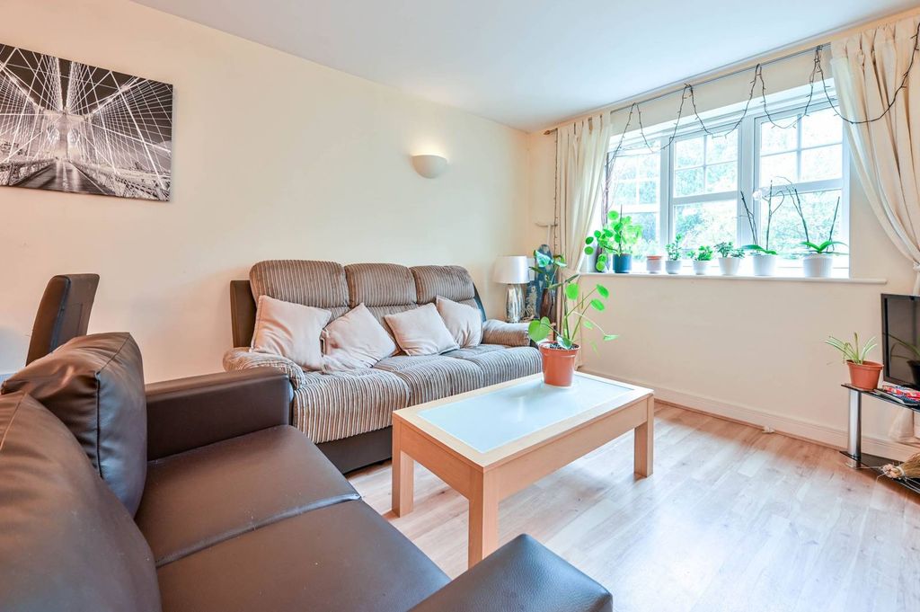 Property photo 2 of 5