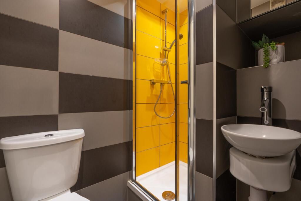 Property photo 3 of 8 Bath2.Jpeg