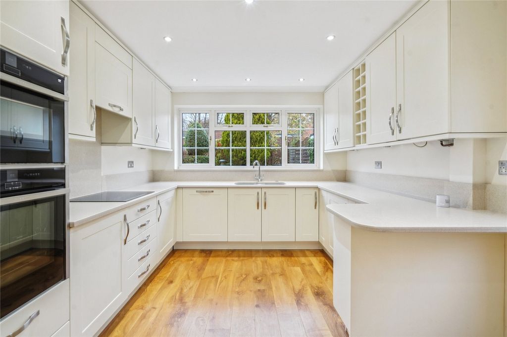 Property photo 2 of 13 Picture No. 23