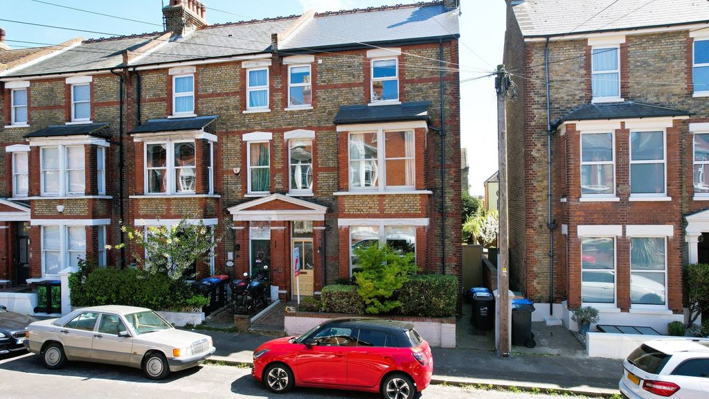 Property photo 1 of 31