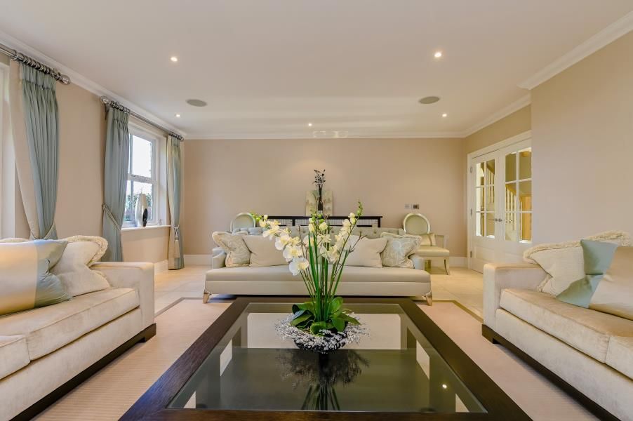 Property photo 2 of 12