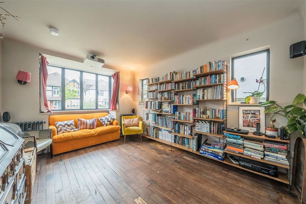Property photo 2 of 11