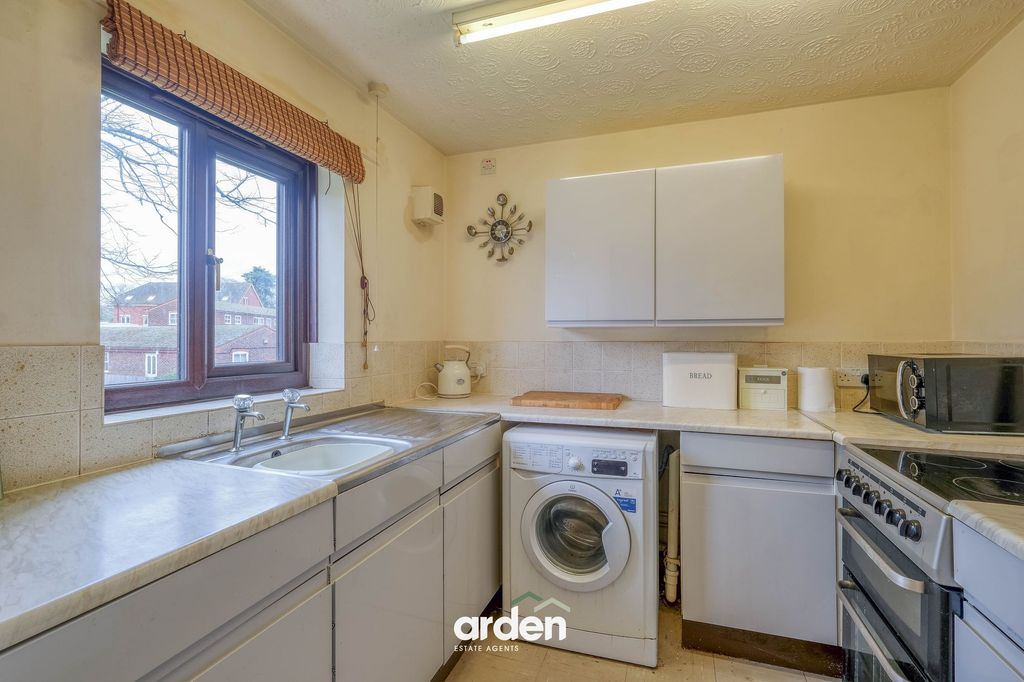 Property photo 3 of 12