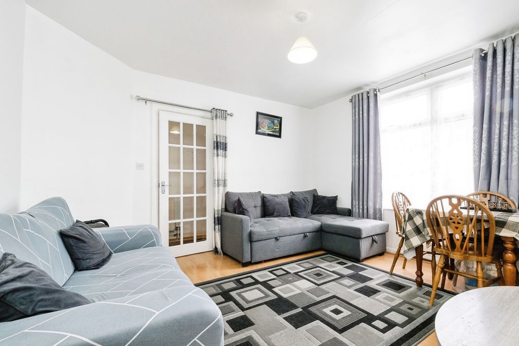 Property photo 2 of 20 Pbox-Img.Jpg