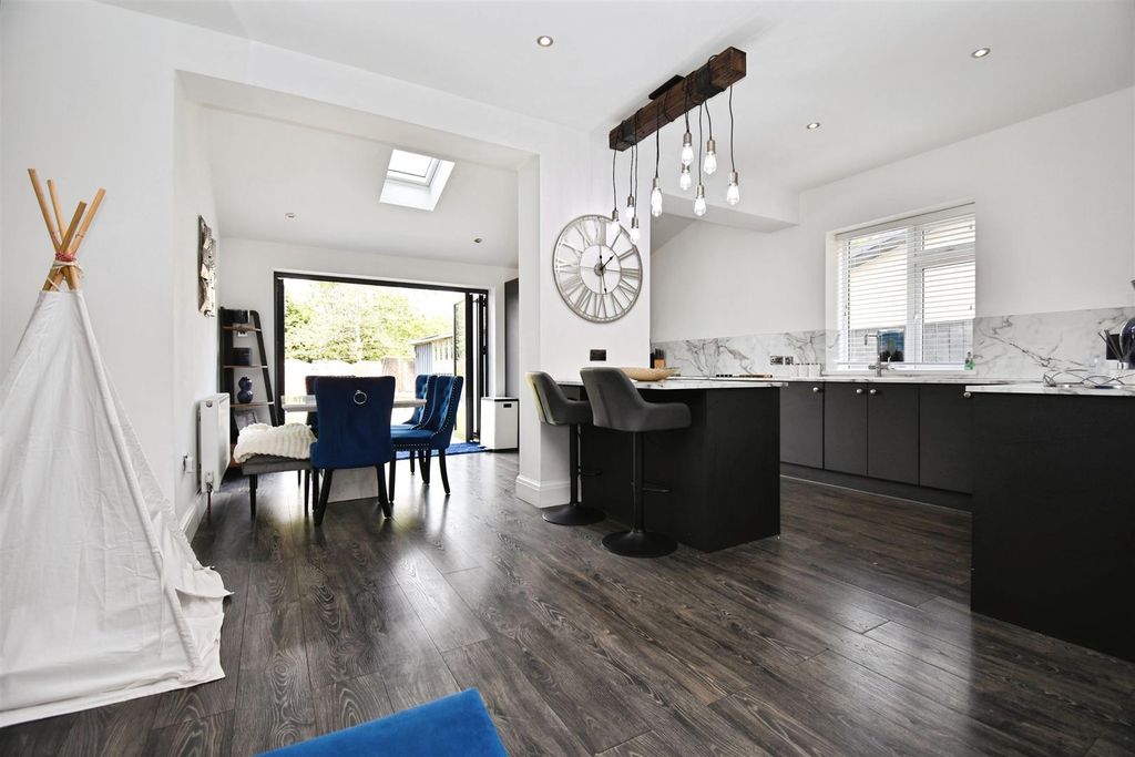 Property photo 2 of 18 Open Plan Kitchen / Dining Room