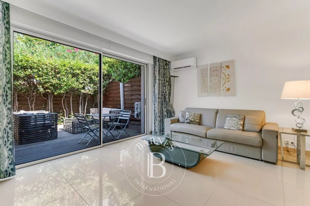 Property photo 1 of 8 Saint Tropez - Twon Center Studio With Terrace