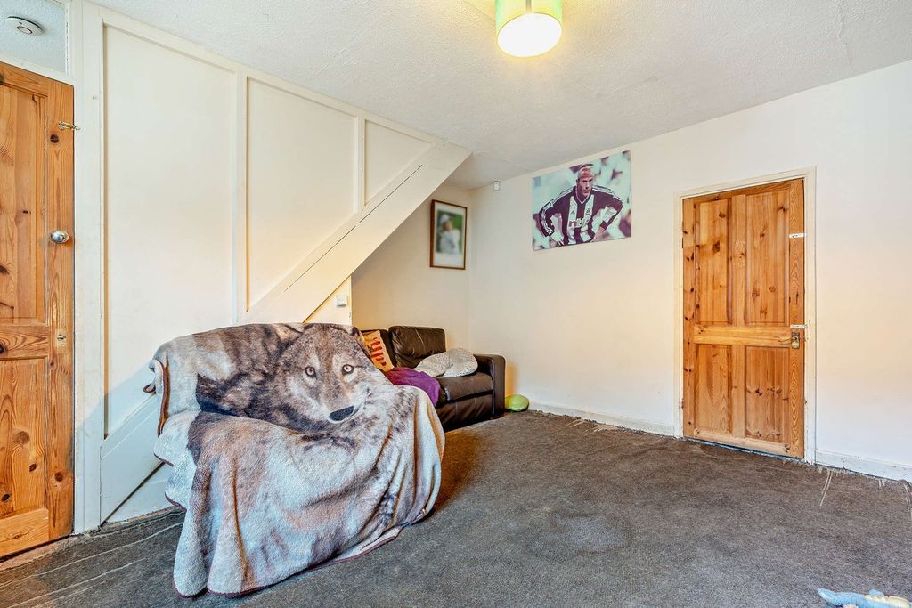 Property photo 2 of 22