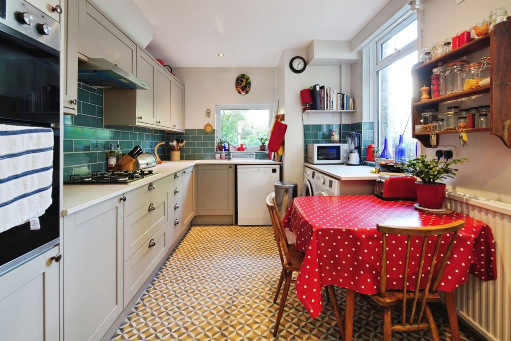 Property photo 2 of 18 Photo