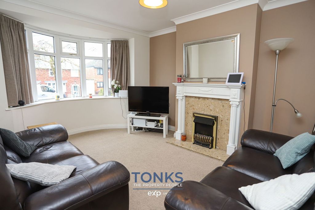 Property photo 3 of 23