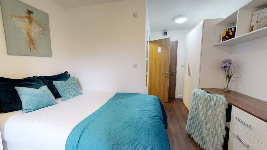Property photo 2 of 12