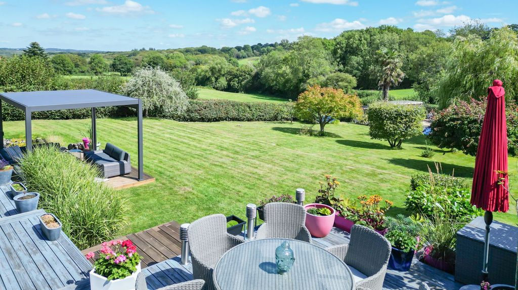 Property photo 2 of 16