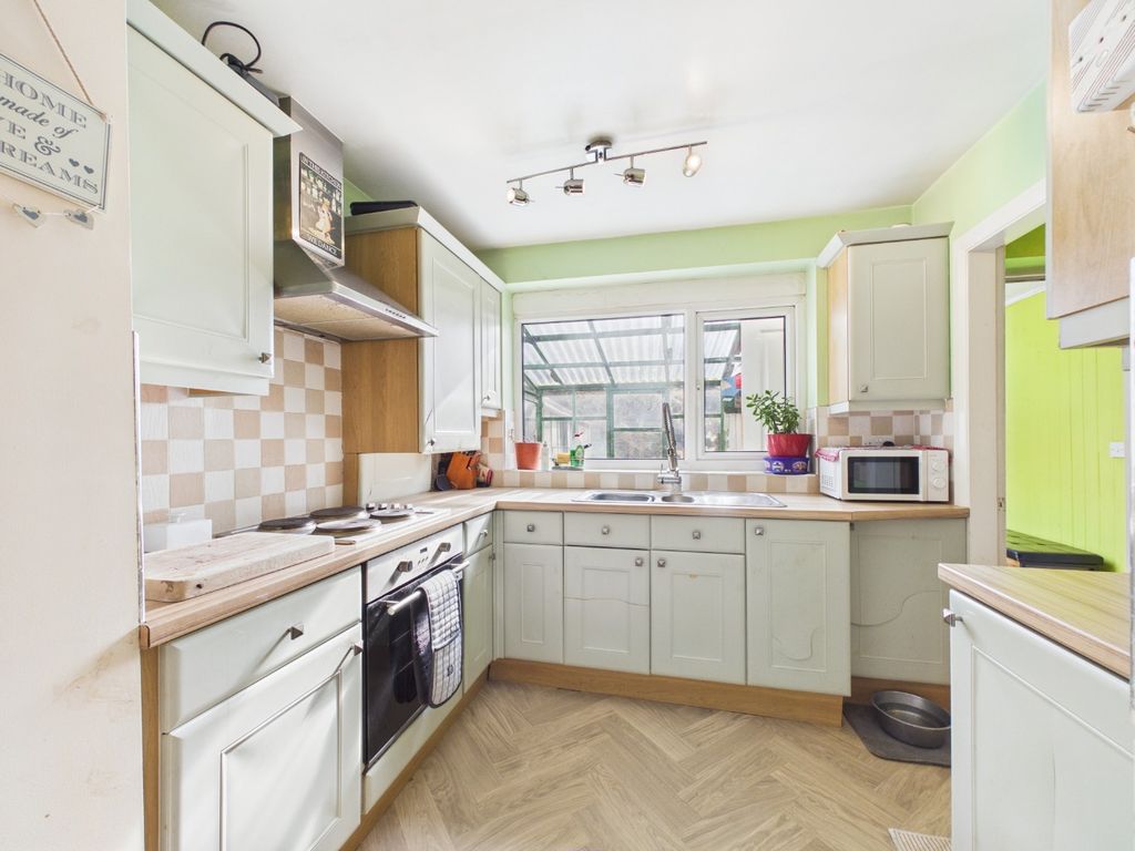 Property photo 2 of 14 5005175