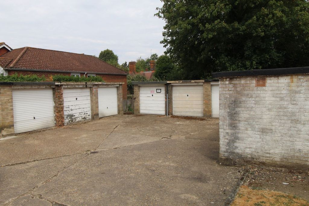 Property photo 1 of 4