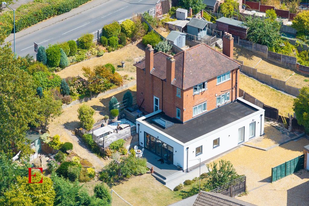 Property photo 1 of 29