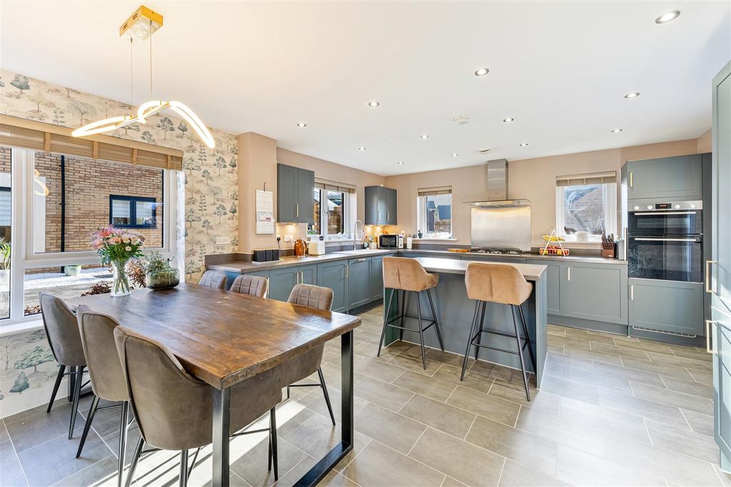 Property photo 2 of 21 Kitchen/Diner