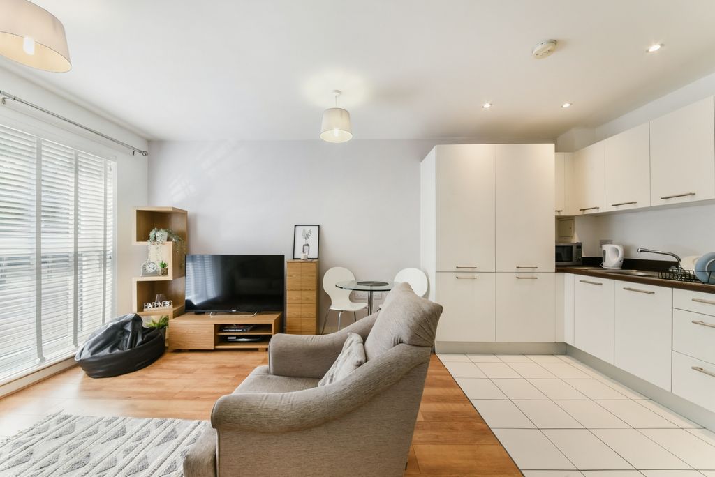 Property photo 3 of 9 Forge Square, Westfe