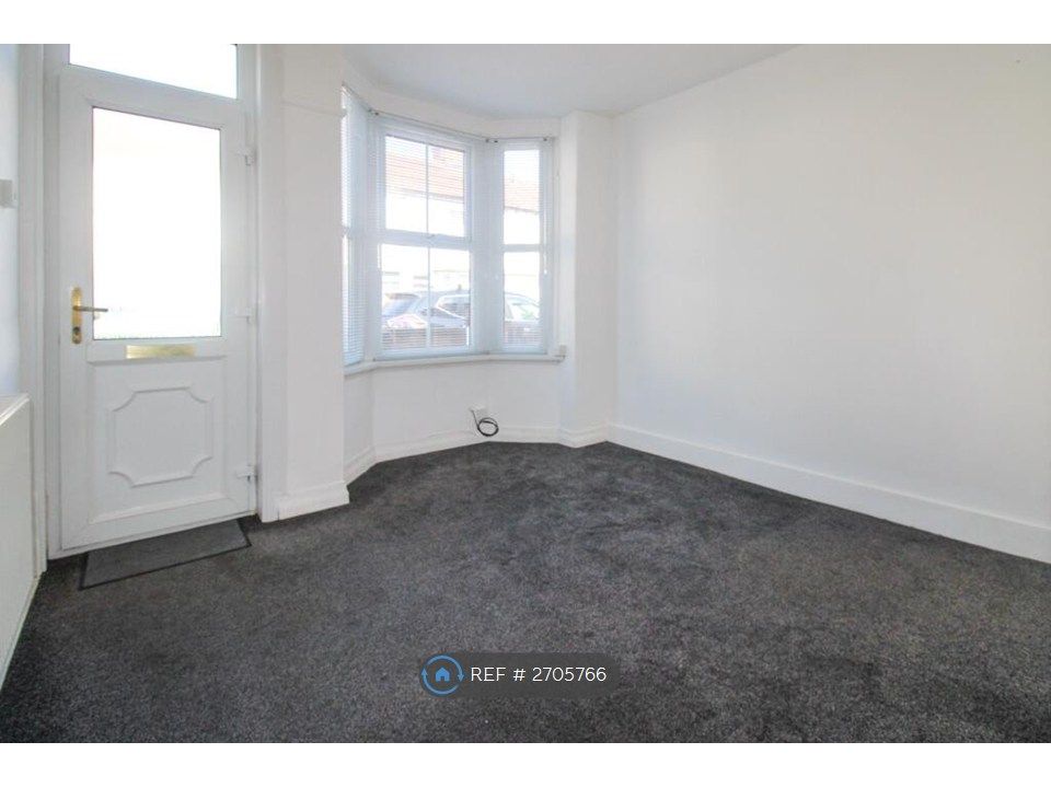 Property photo 3 of 12 Living Room