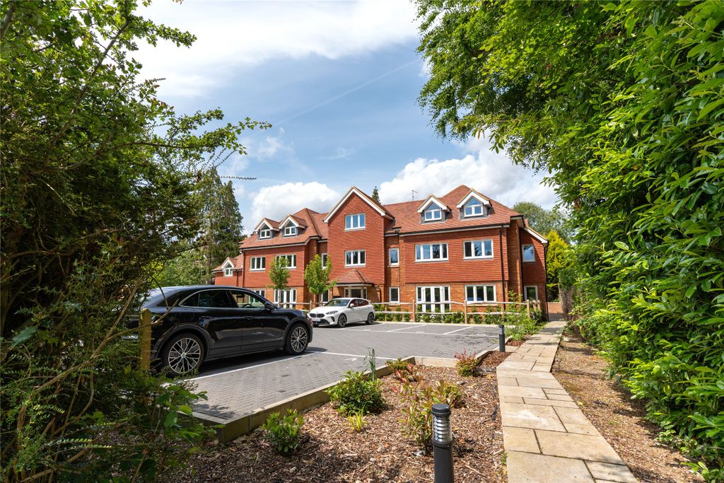 Property photo 2 of 16 Picture No. 29