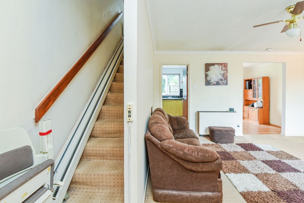 Property photo 2 of 19