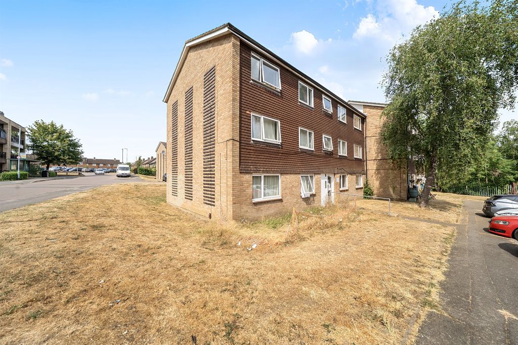 Property photo 1 of 8