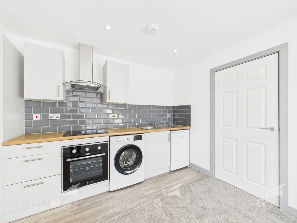 Property photo 2 of 6 Cam02406G0-Pr0416-Still002
