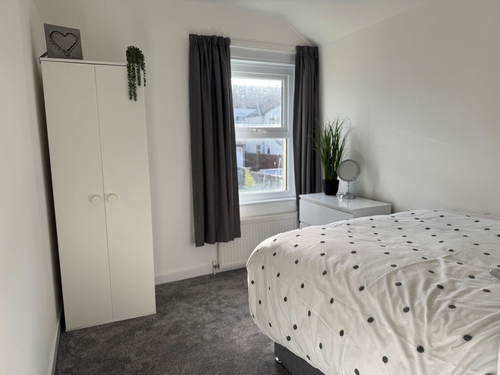 Property photo 3 of 19 Image