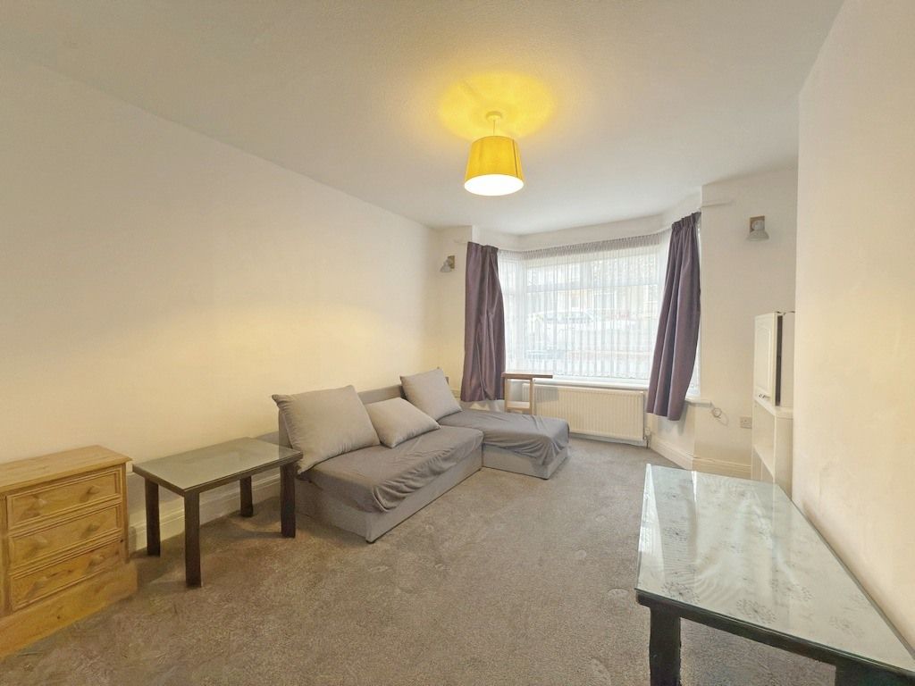 Property photo 2 of 10 Front Reception