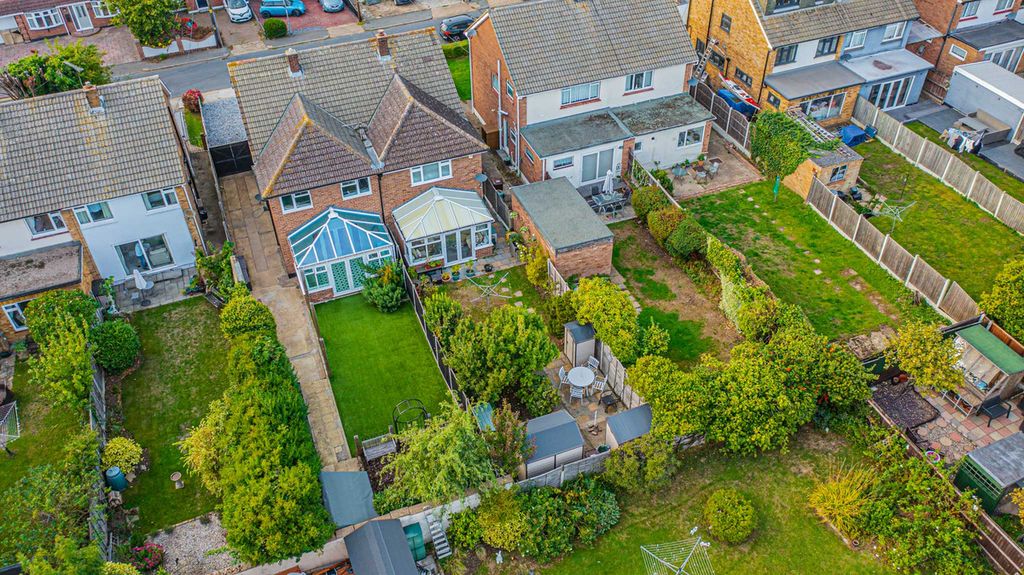 Property photo 2 of 31