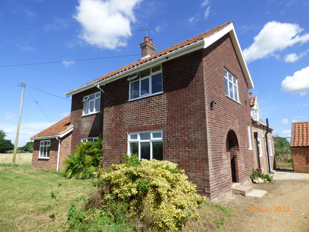 Property photo 3 of 32