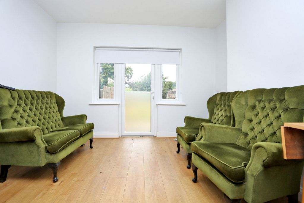 Property photo 3 of 11 Photo