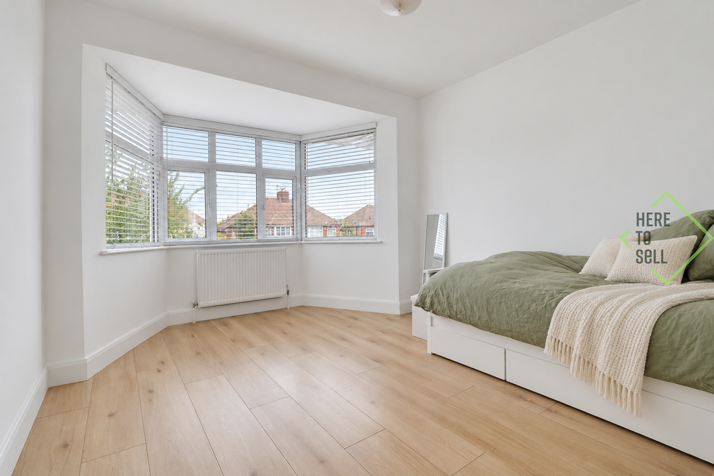 Property photo 3 of 21 Westerham Avenue, London, N9 - Principle Bedroom 5